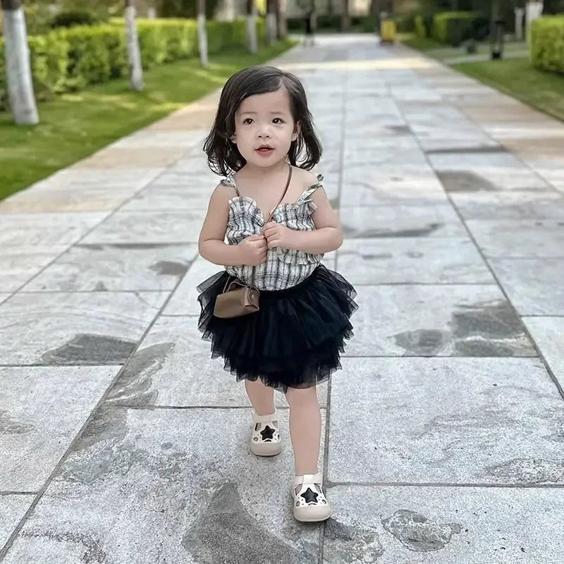 Baby Beach Shoes Non-slip Soft Sole Kids Walking Shoes Hollowed-out Breathable 2025 Summer New Baby Flat Shoes Cute Stars Sweet
