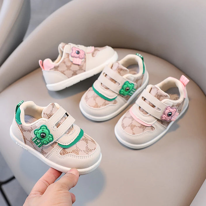 1 pairs Baby Shoes Spring New Baby Soft Sole Versatile  kid's Walking Shoes Little Bear Girls Sports Shoes Cartoon Casual Shoes