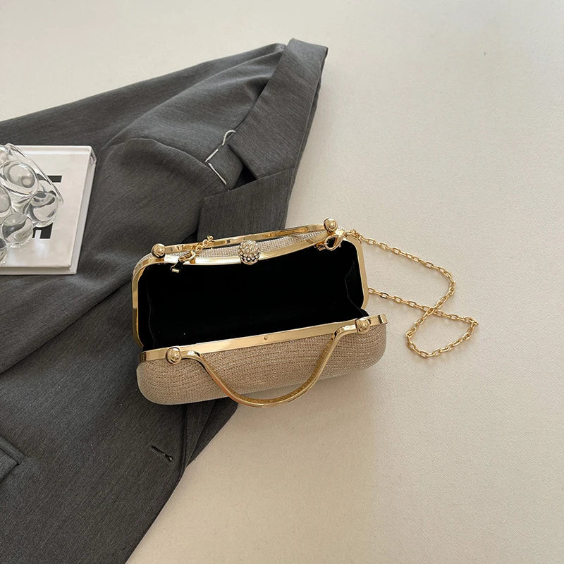 Ladies Fashion Shoulder Bag, Gorgeous Large Capacity Ladies Evening Bag, Glossy Compact Retro Ladies Handbag